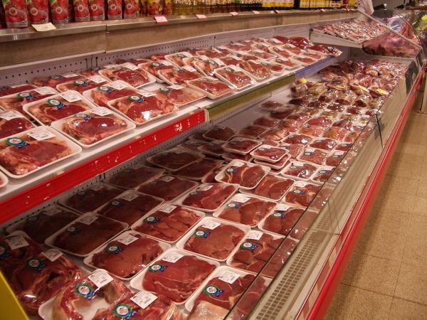 Fleisch-im-Supermarkt